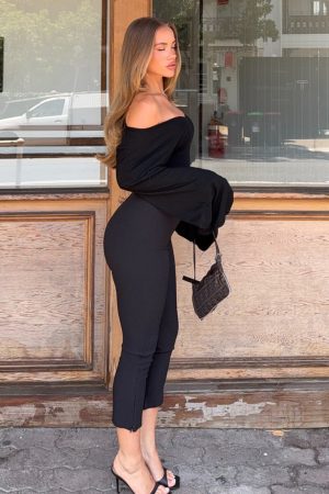 Unfollowed And Unbothered Capri Pants Black