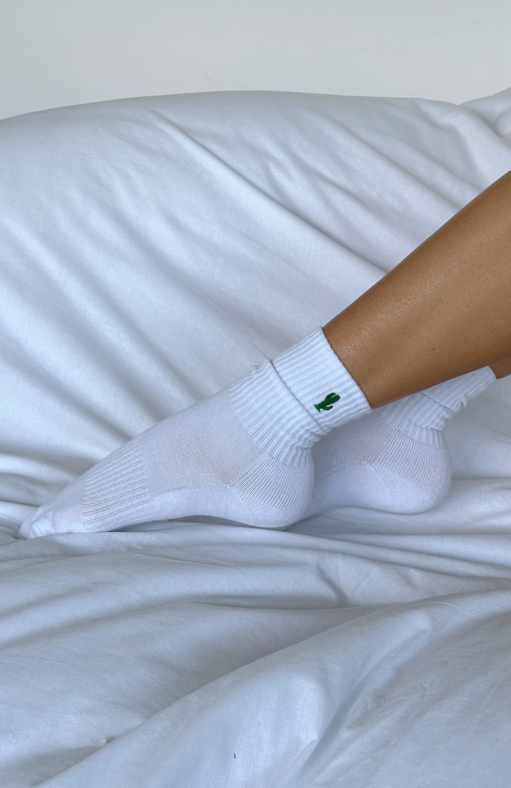 Oh So Comfy Socks White - Image 4