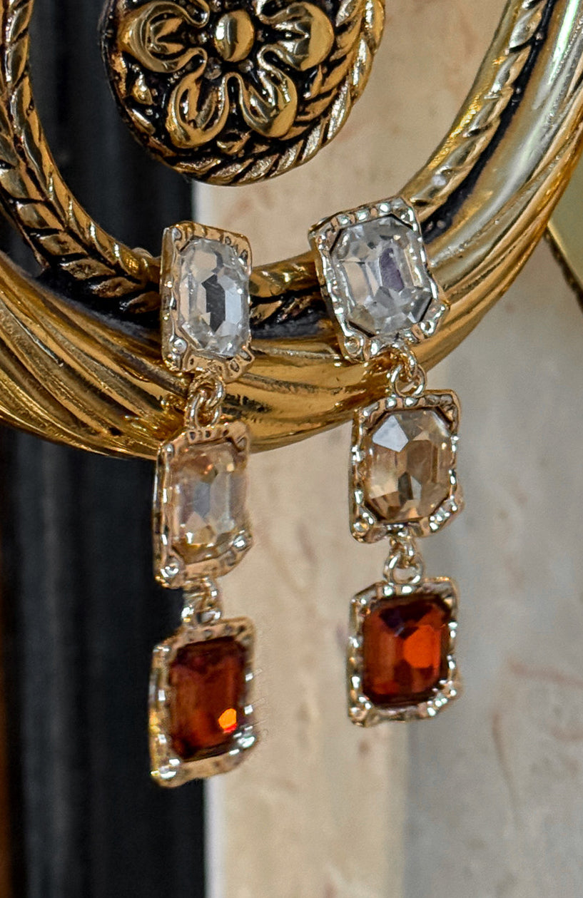 Ace Earrings Gold - Image 3