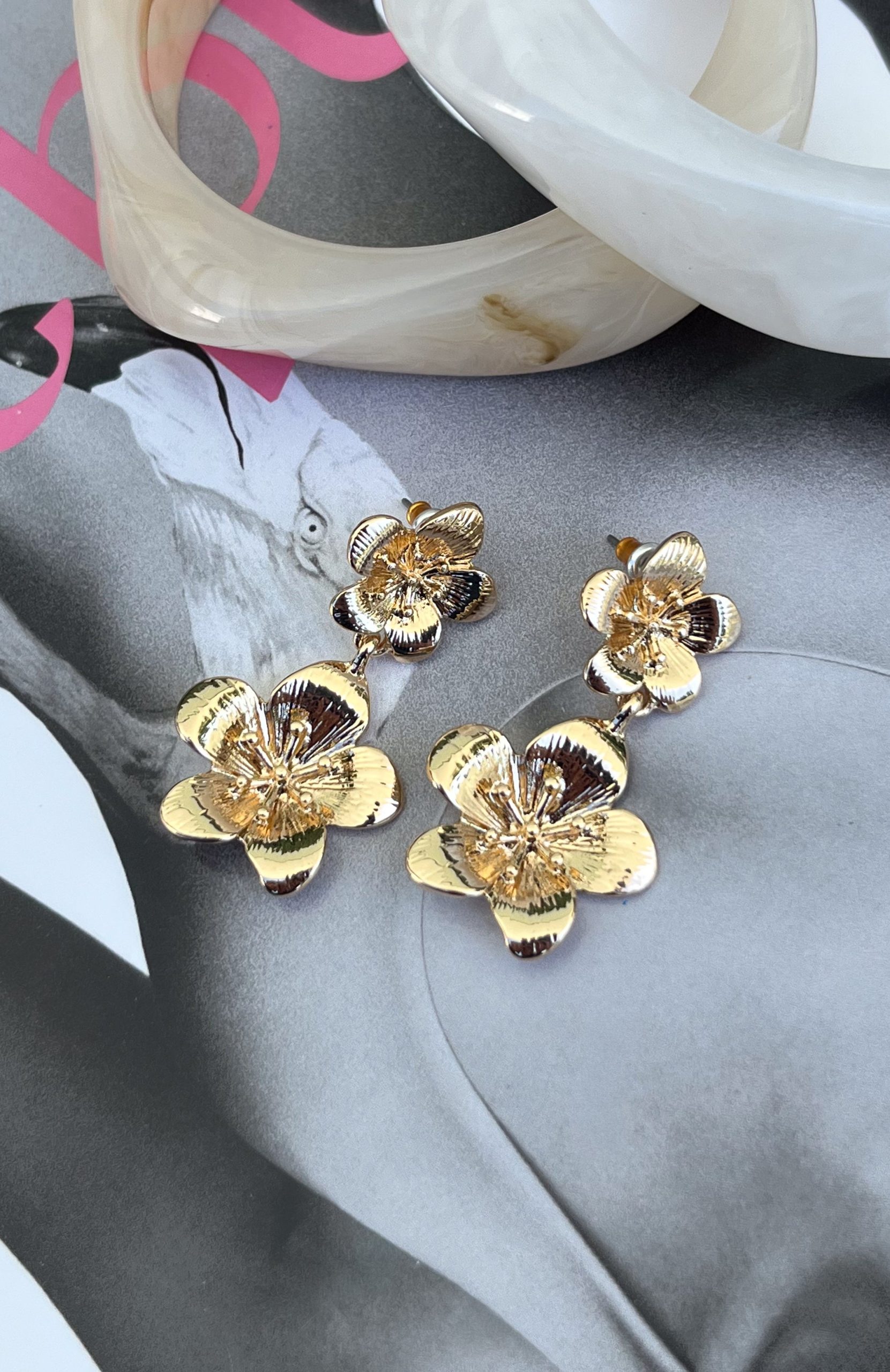 Astara Earrings Gold - Image 3