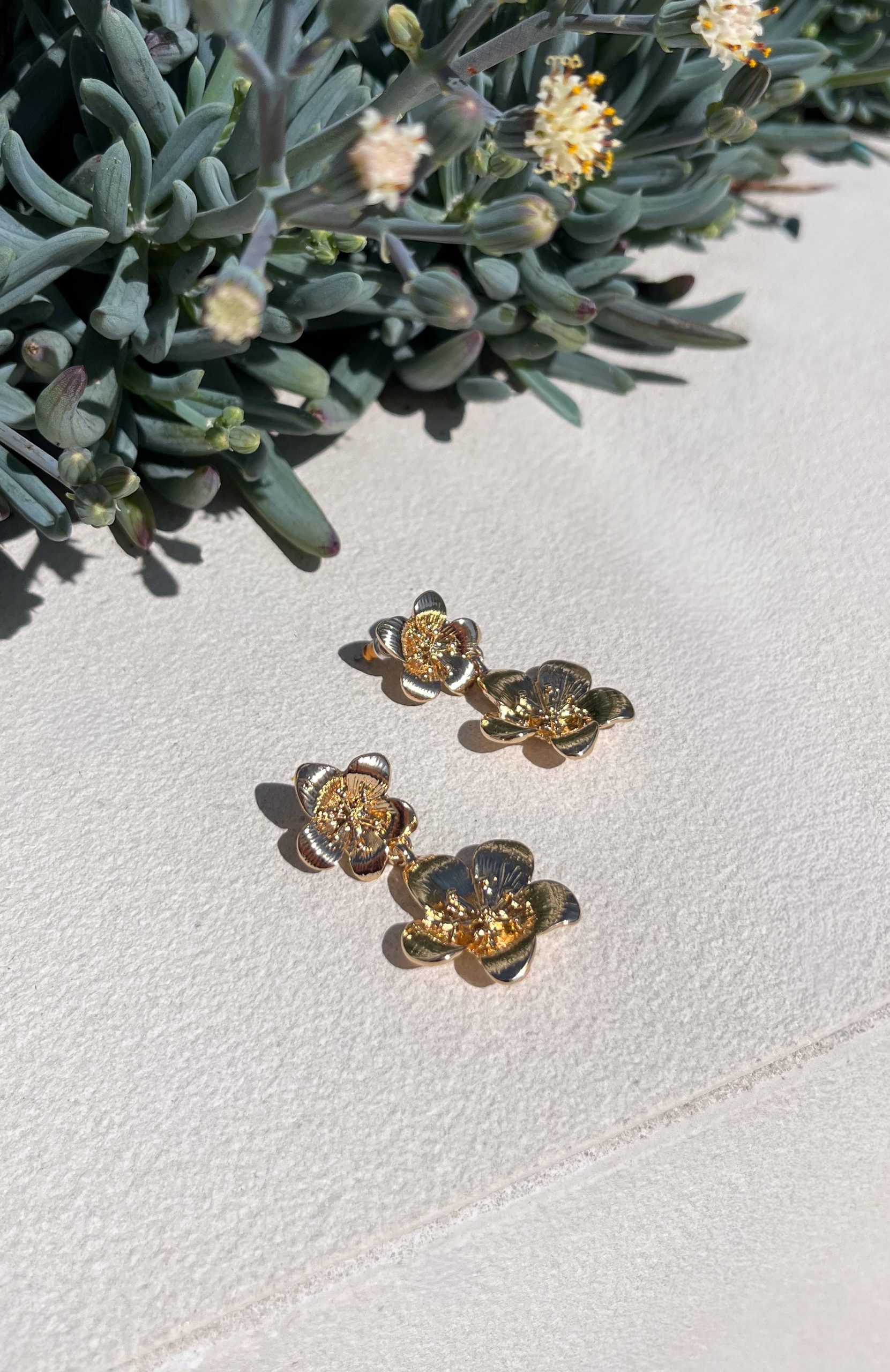 Astara Earrings Gold - Image 4