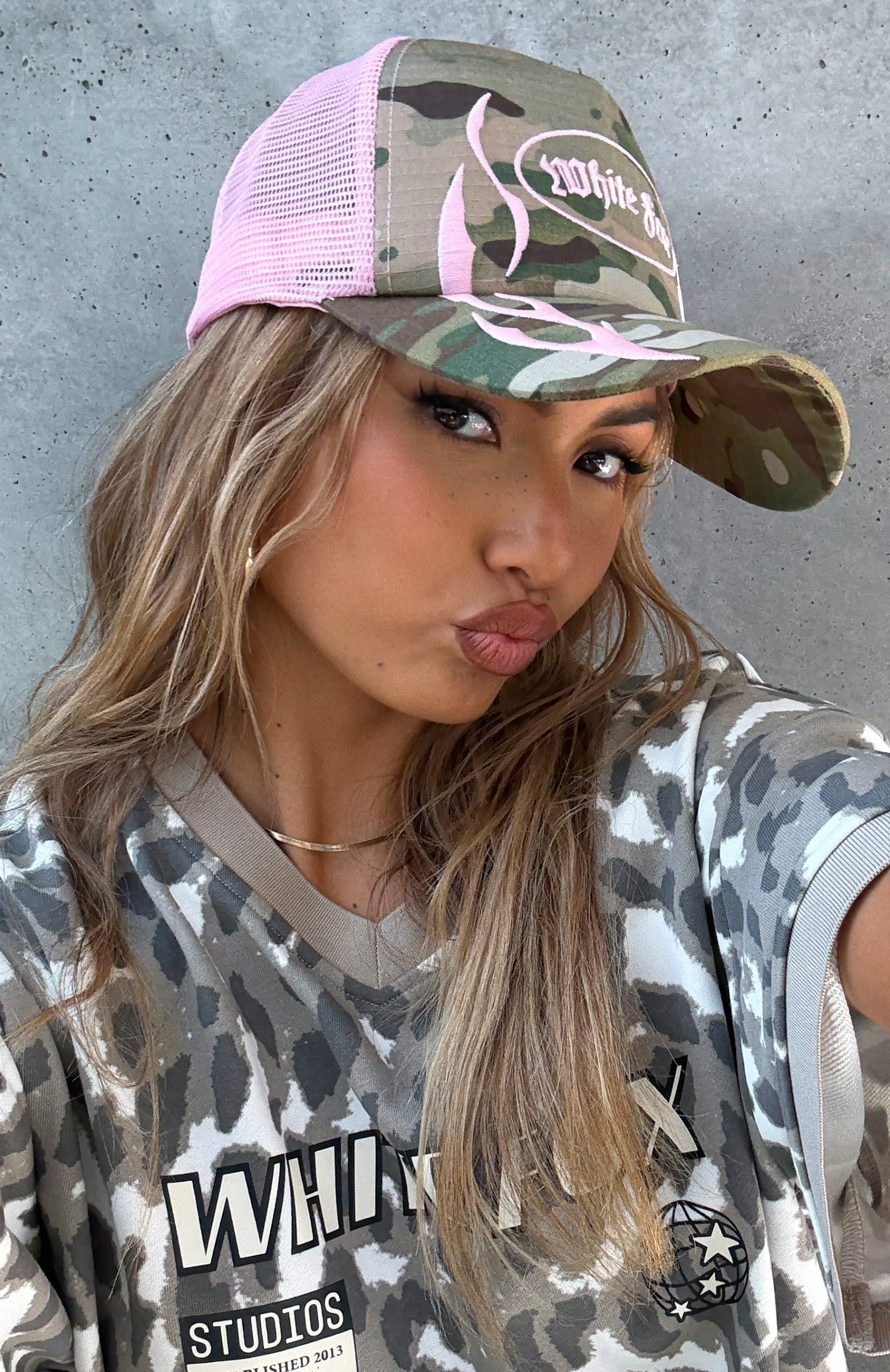 Brooks Trucker Cap Camo/Pink - Image 4