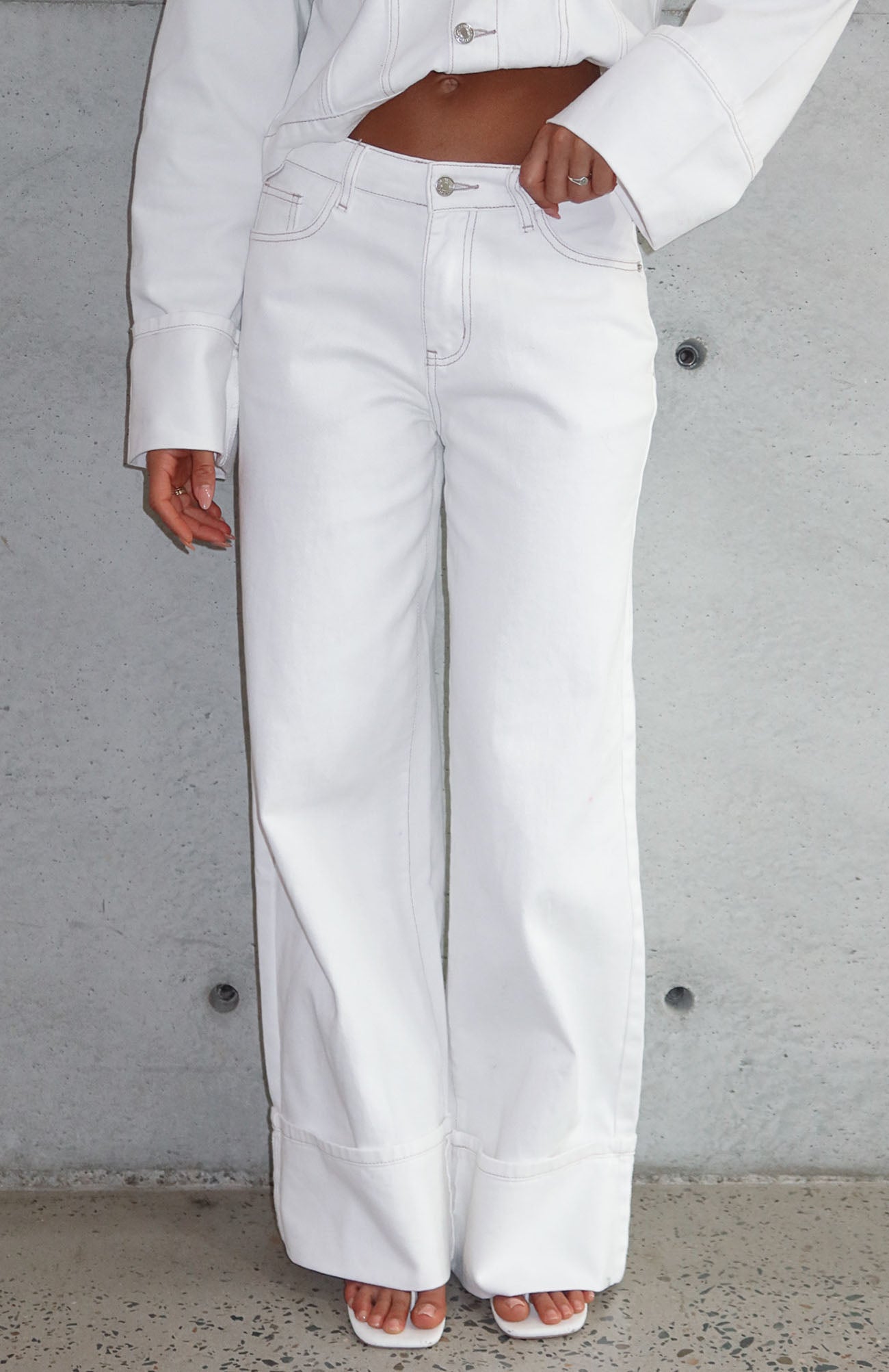 Charlotte Mid Rise Wide Leg Jeans Off White - Image 5