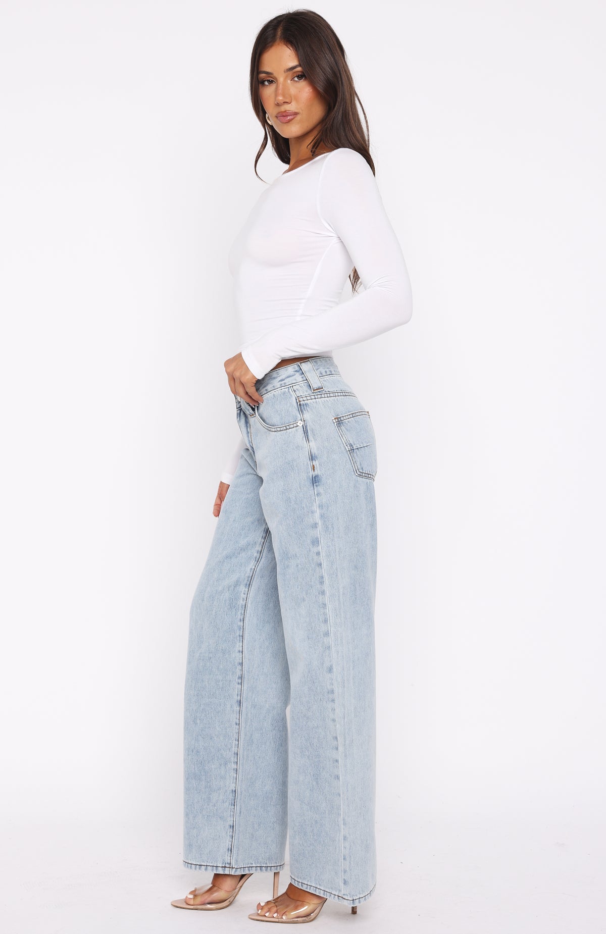 Clarissa Low Rise Wide Leg Jeans Mid Blue - Image 3