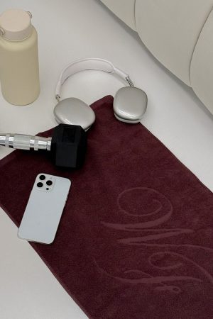 Feeling Fresh Gym Towel Dark Chocolate