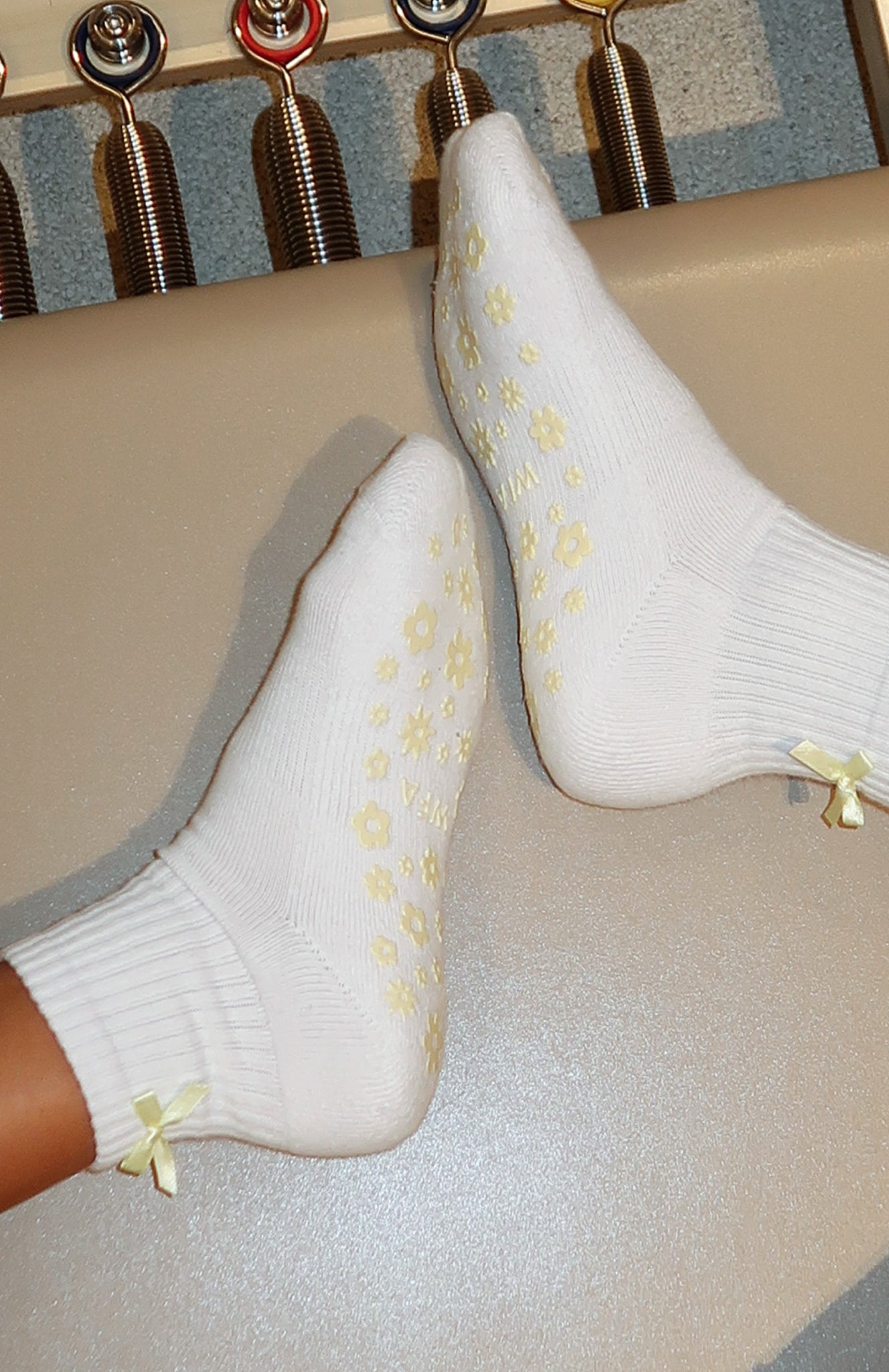 Flower Power Grip Socks Honey - Image 2