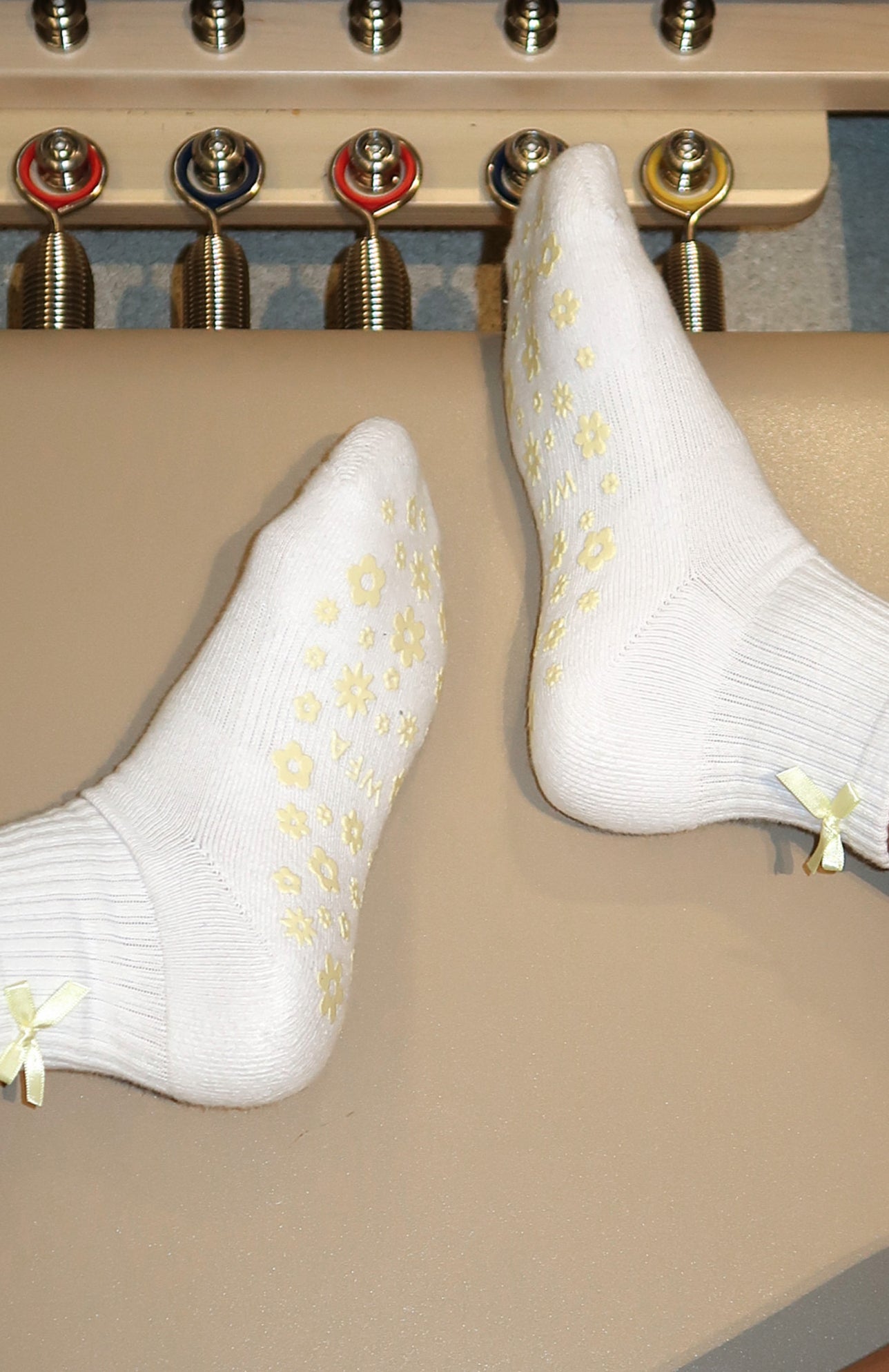 Flower Power Grip Socks Honey - Image 3