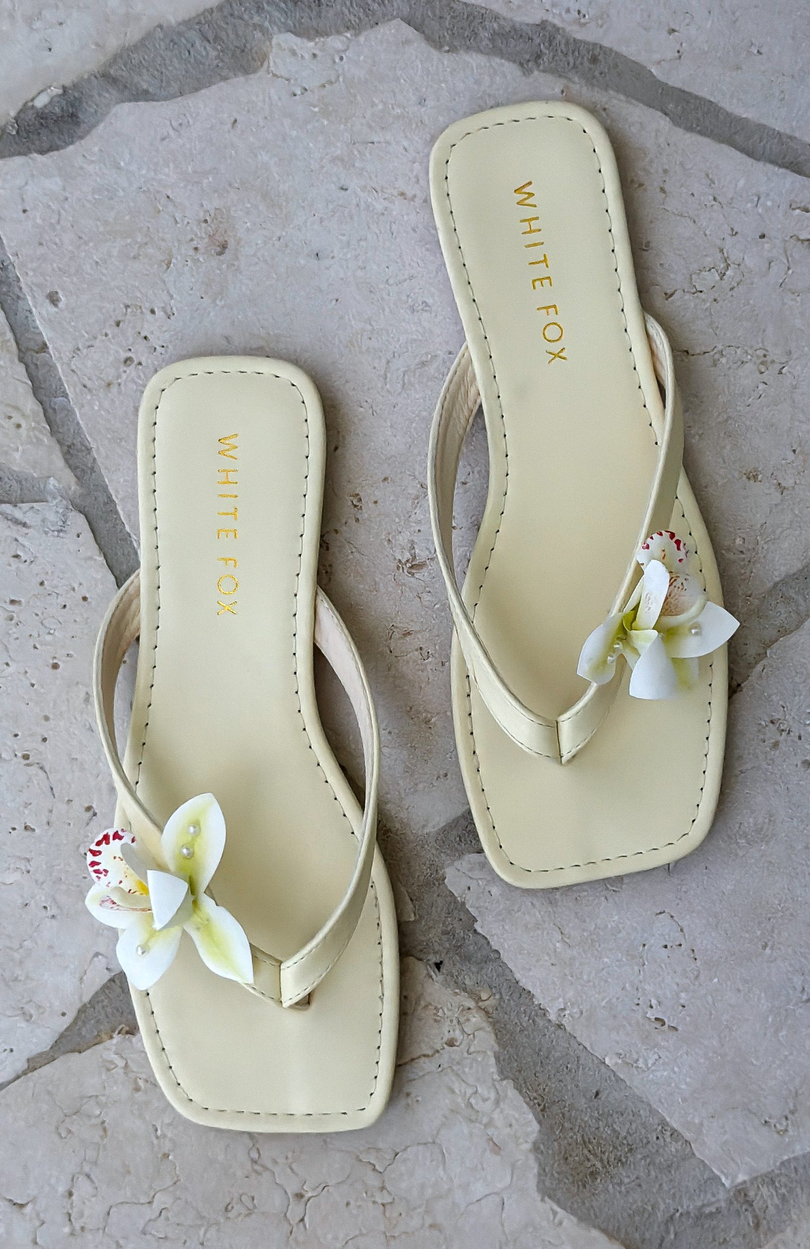 Lathan Orchid Thong Sandals Lemon - Image 2