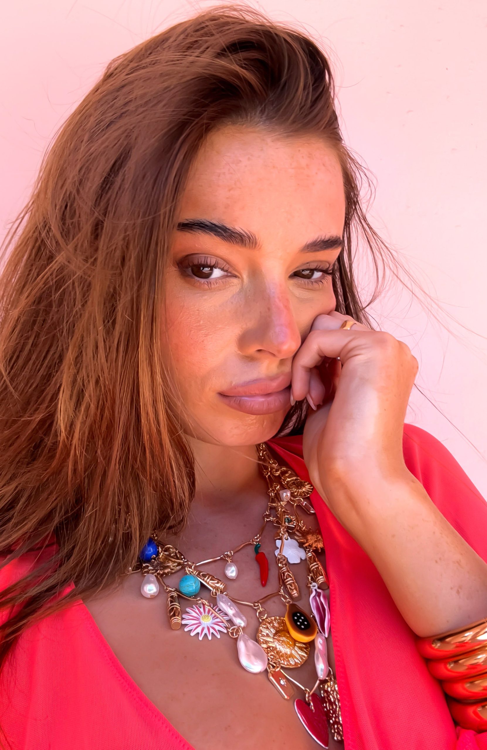 Leila Necklace Set Gold - Image 3