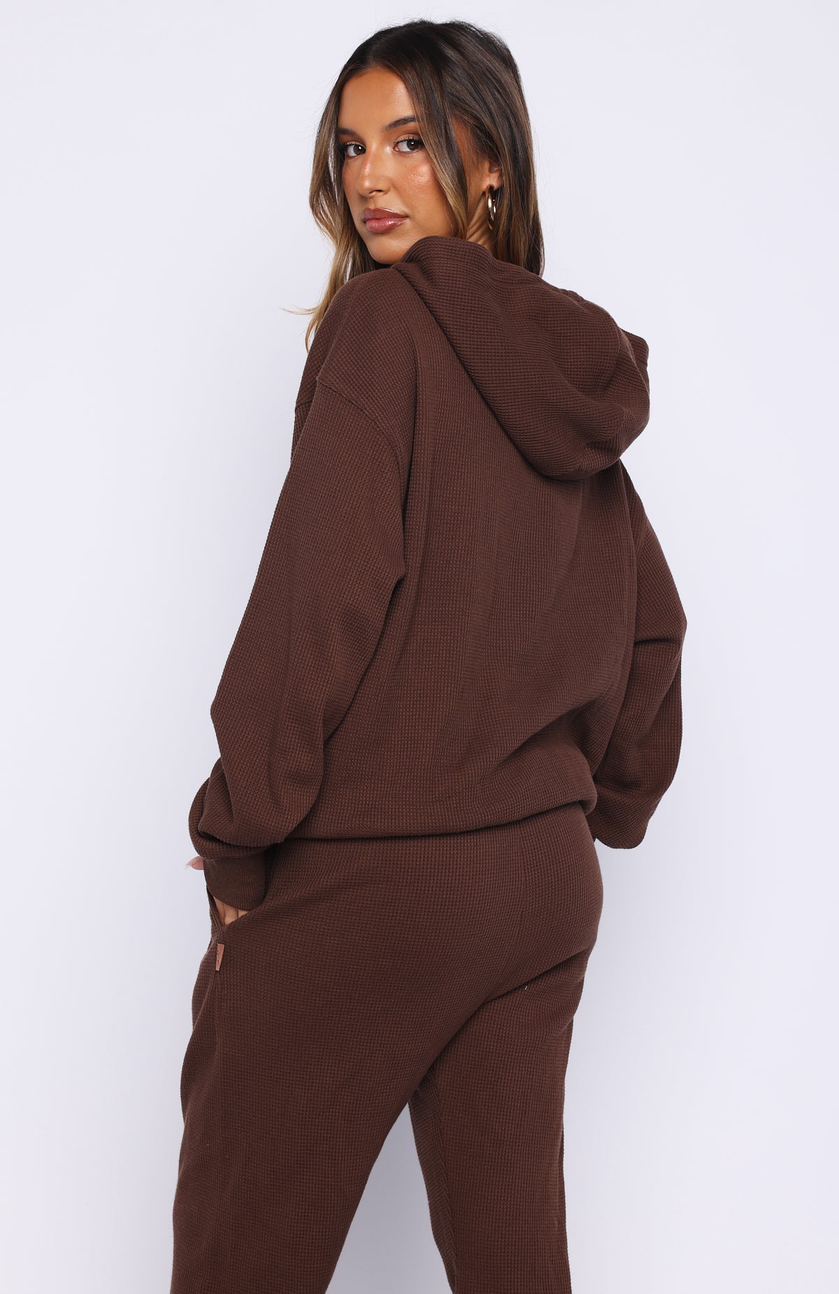 Moving Out Waffle Oversized Hoodie Chocolate - Image 4