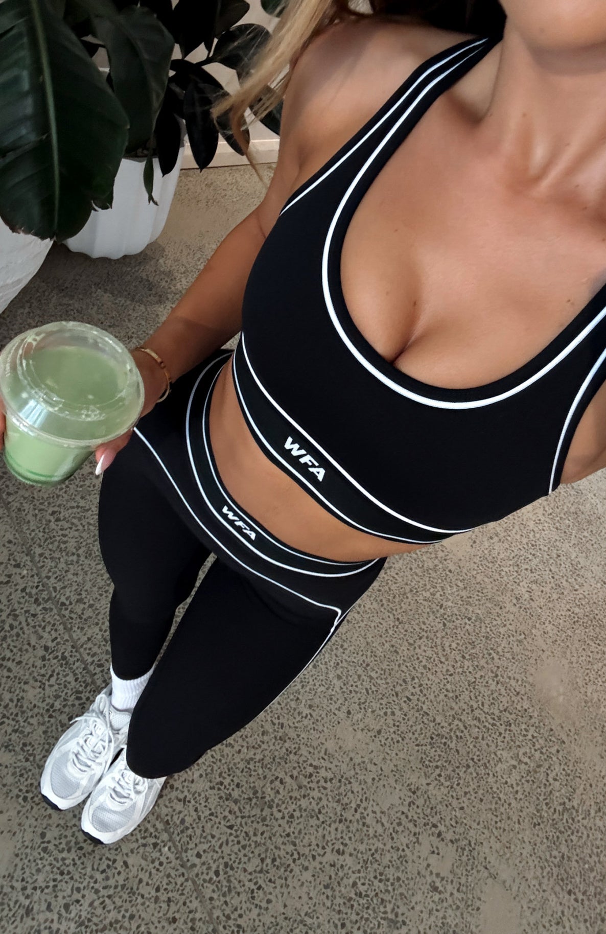 Regimen Sports Bra Black/White