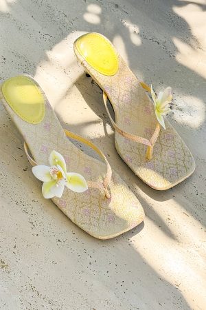 Rhea Orchid Thong Mules Lemon