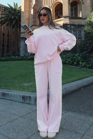 Star Student Wide Leg Sweatpants Pink