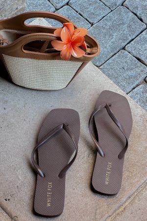 Josie Thong Sandals Chocolate