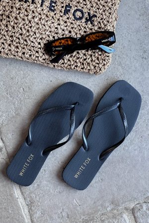 Josie Thong Sandals Black