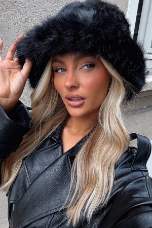 Trixie Faux Fur Hat Black